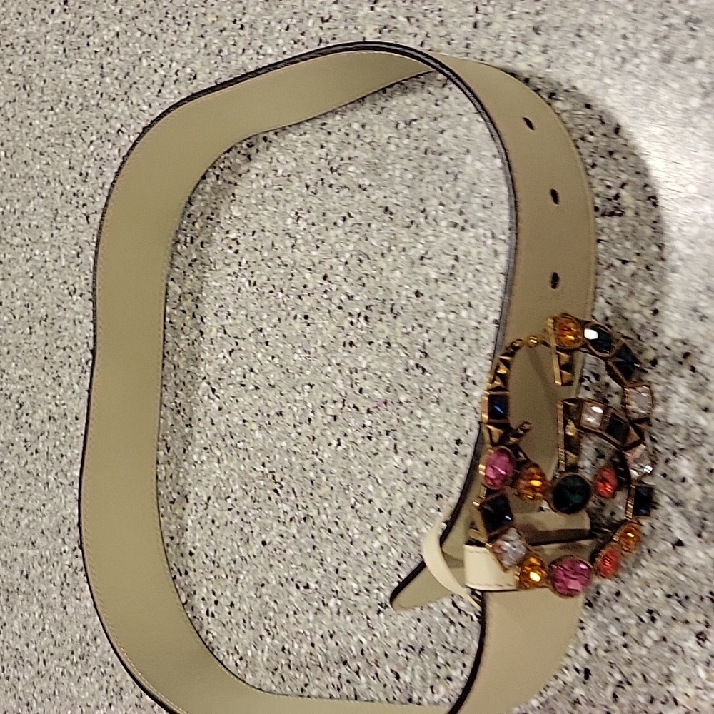 Gucci Cream Belt with Multicolor Gem Buckle - Picture 5 of 5